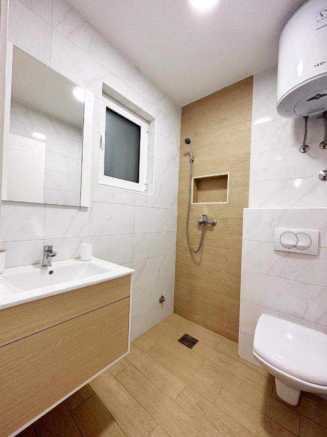 Danin Apartmani Bar Esterno foto